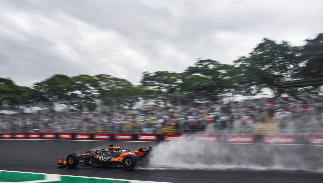 Lando Norris brilla entre la locura de Interlagos, en el peor día de Alonso y Sainz
