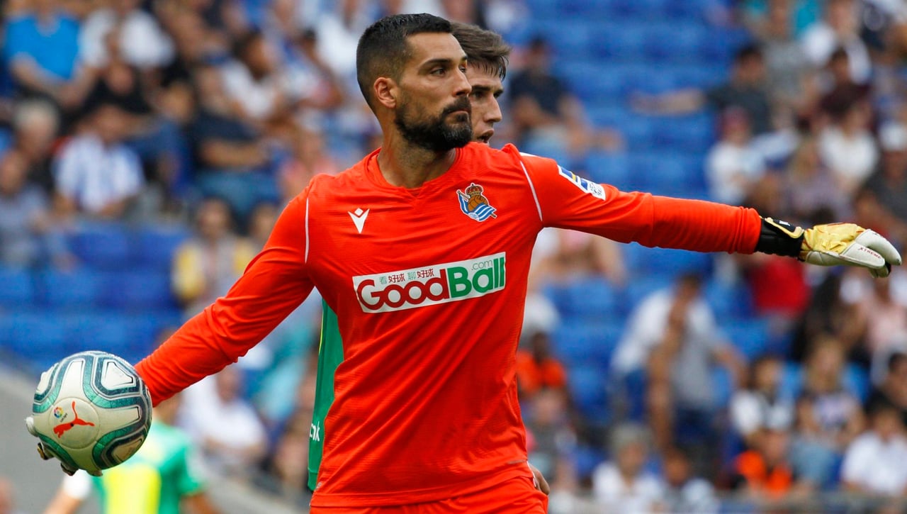 Miguel Ángel Moyá, ex portero, sobre la situación inestable de la Real Sociedad:" Con el periódico de ayer todo es muy ventajista"