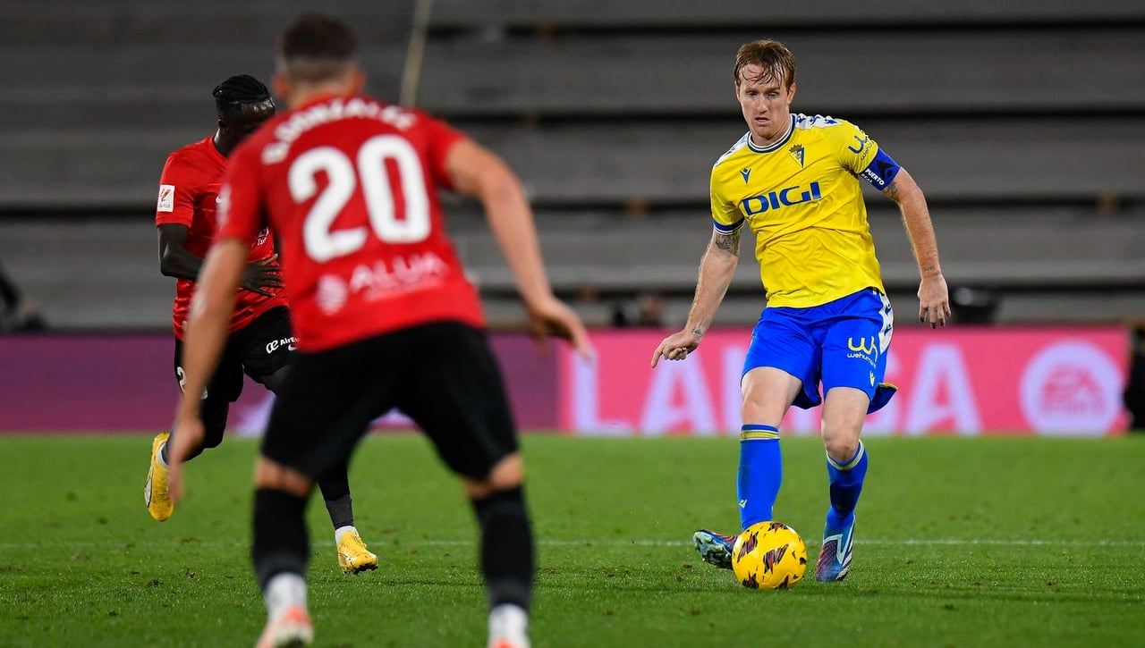 Colocan a Álex Fernández en el Betis y a Pablo Maffeo en el Sevilla