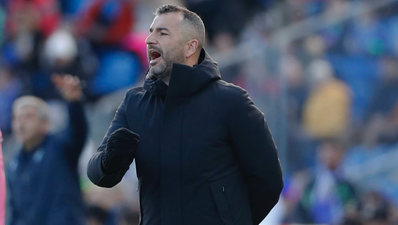 Antonio Cordón da el mando de Olympiacos a Diego Martínez