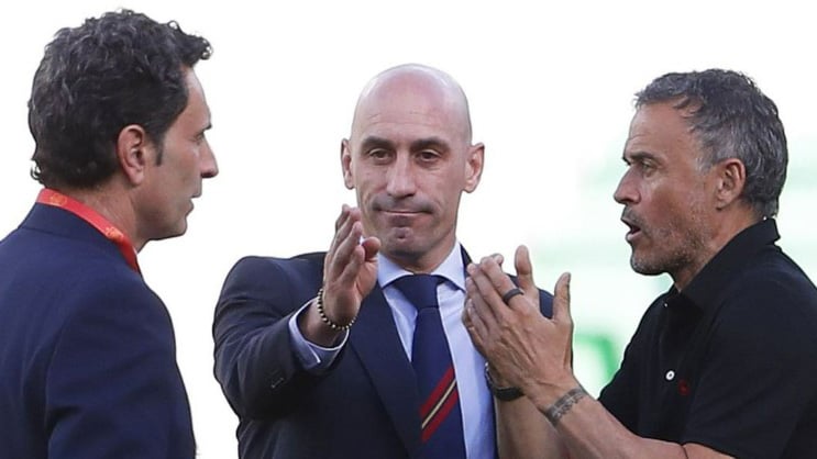 El 'Caso Rubiales' salpica a Luis Enrique: "Lo hizo perfecto"