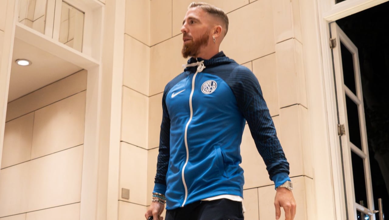 Muniain presencia como los barra bravas de San Lorenzo se cuelan en un entrenamiento