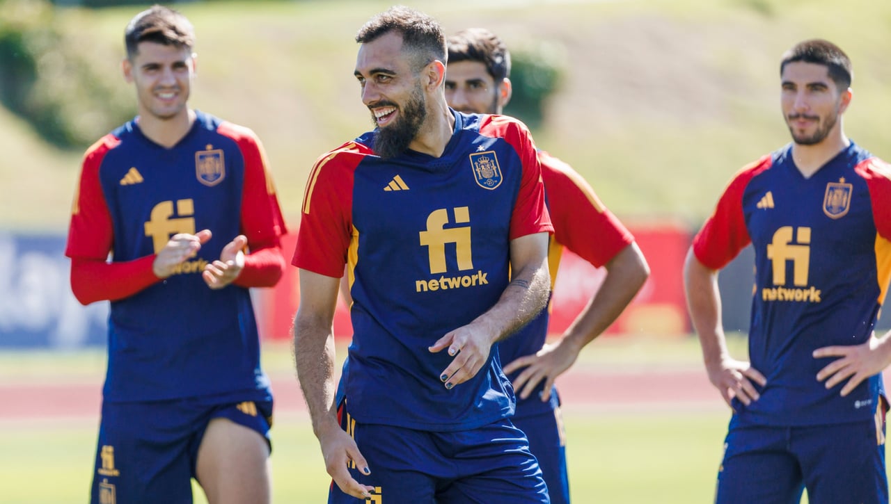 Borja Iglesias tiñe de verdiblanco la Roja: "Estoy aquí gracias al Betis"