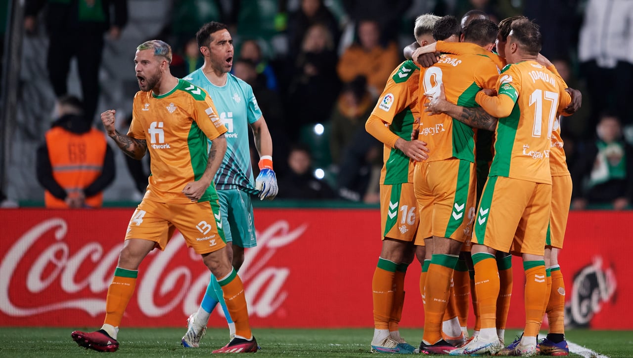 Lo que le dan los árbitros al Betis... y lo que le quitan