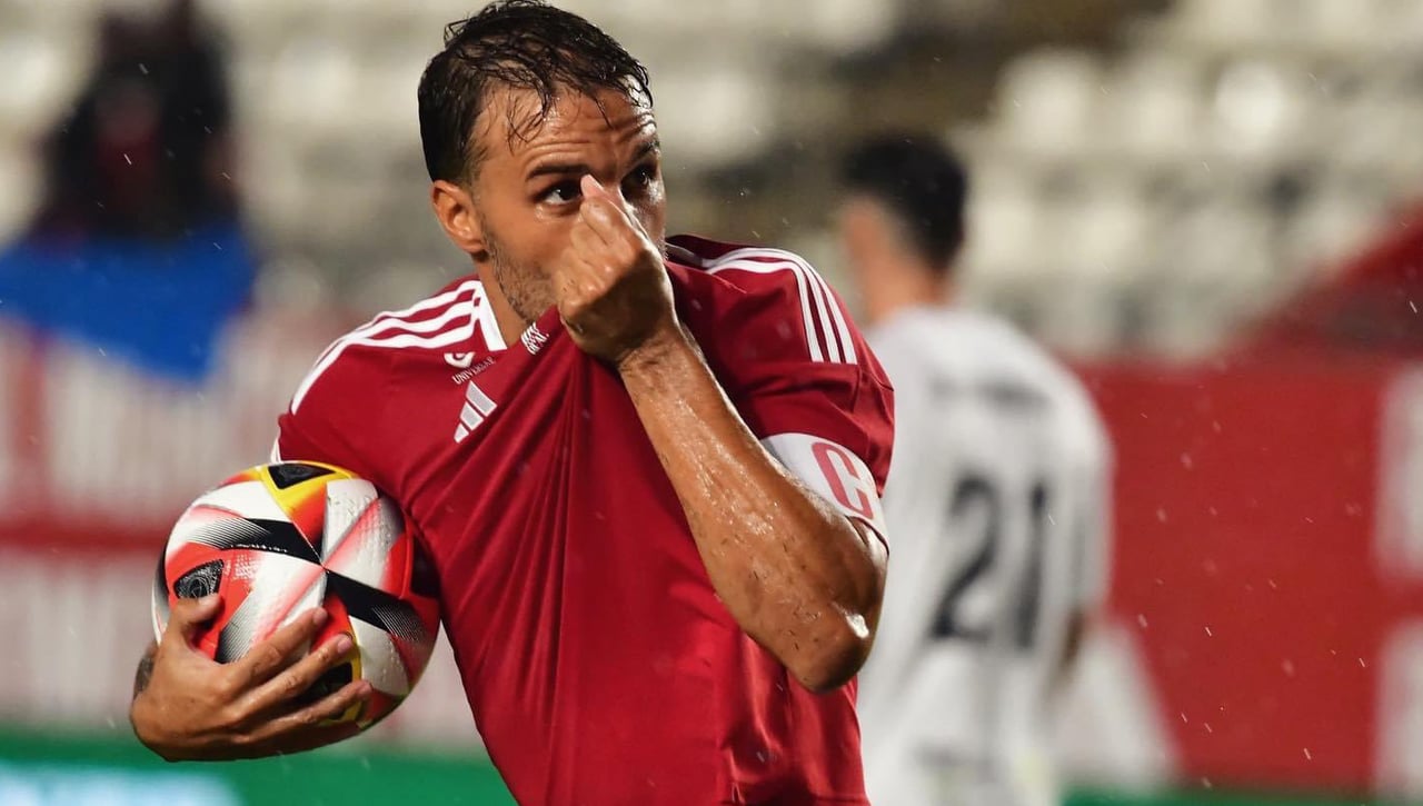 Fracasó en el Real Madrid y ahora ha renacido en Primera Federación como capitán 