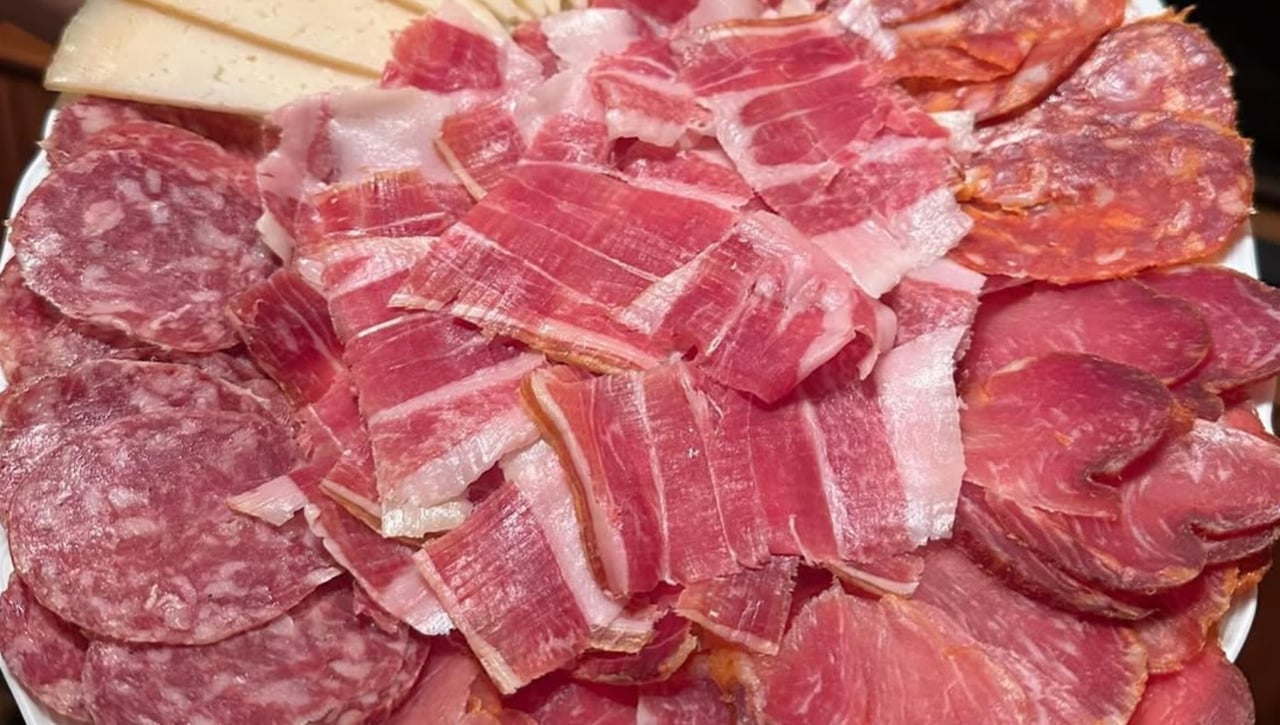 Un charcutero desvela el gran error al conservar los embutidos en España