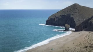 La playa andaluza que casi confunden con el Caribe y de difícil acceso