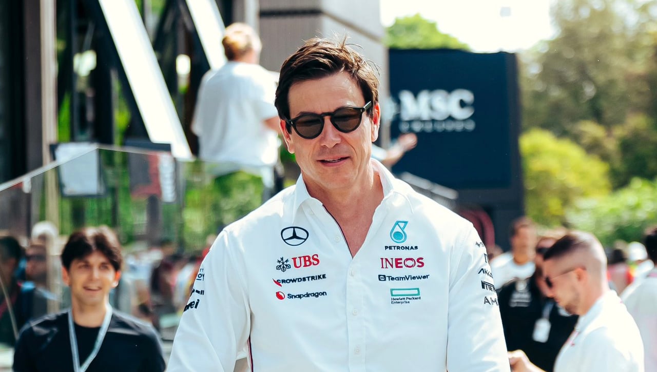 Mercedes descarta al gran rival de Carlos Sainz