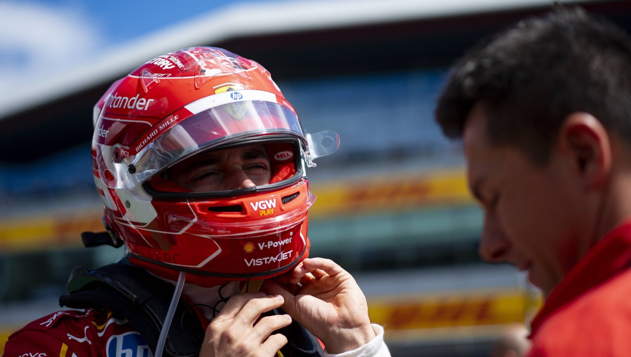 La crisis llega a Ferrari y Leclerc explota