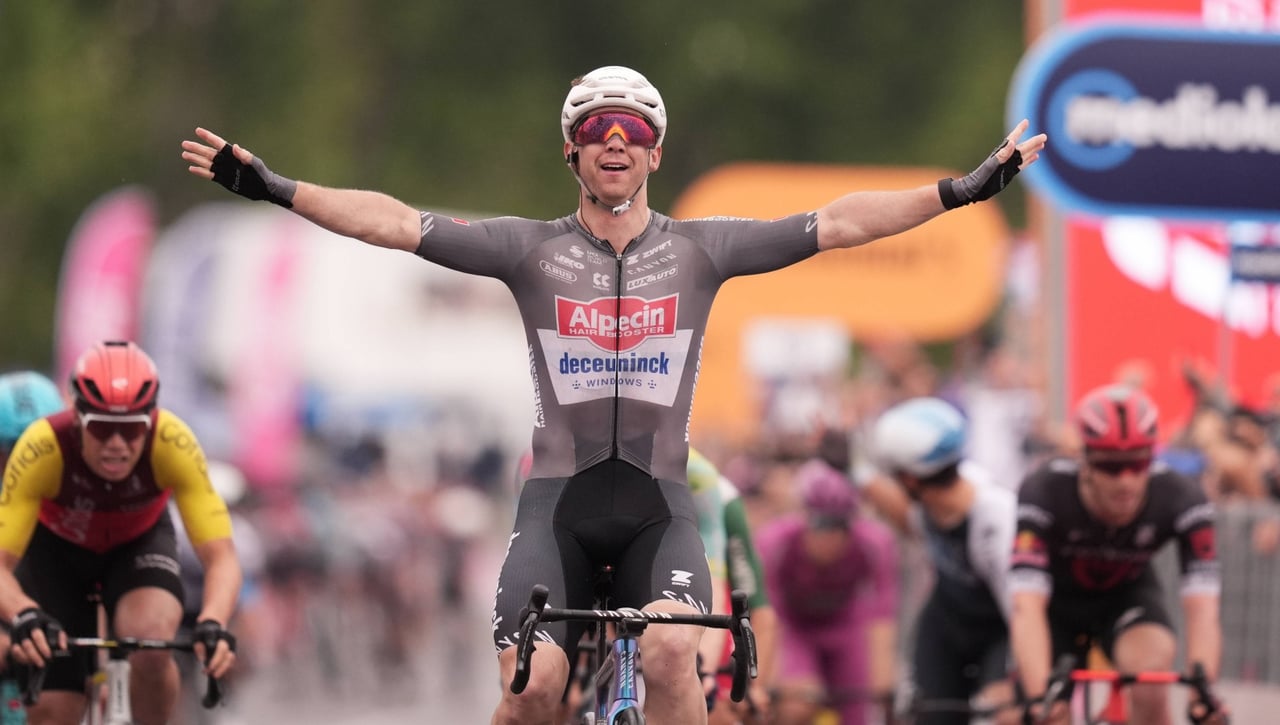 Clasificación Giro de Italia 2025 tras la 6 etapa | Groves reina en el caos y Pedersen sigue líder