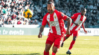 El Almería pone precio a su delantero