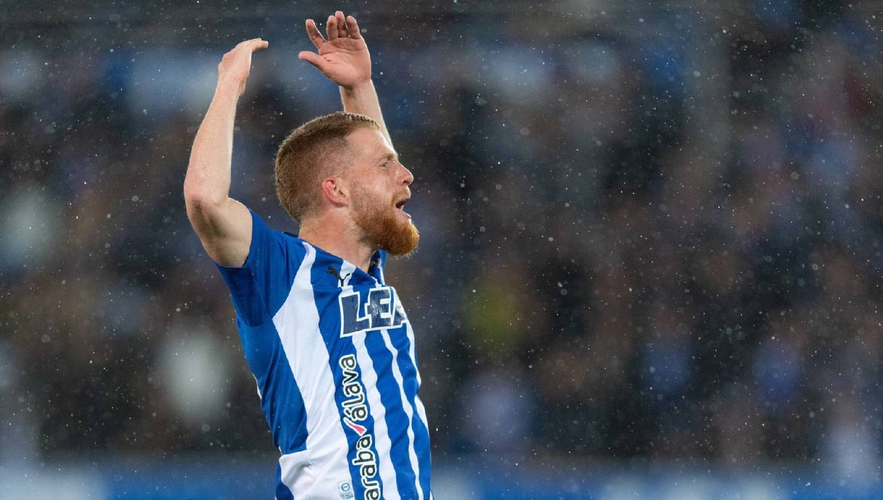 Real Sociedad 1-2 Alavés: El primer derbi con polémica se va para Vitoria