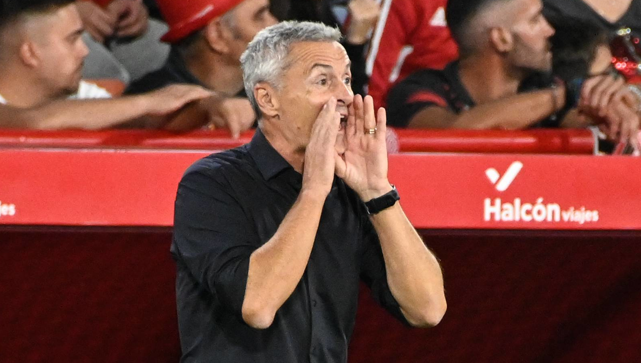 Fran Escribá le lleva la contraria a los que pedían su despido