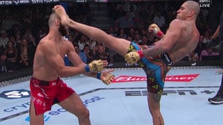 Álex Pereira salva la baja de Connor McGregor en un accidentado UFC 303