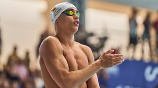 El español Luca Hoek la lía en el Mundial de natación con solo 17 años