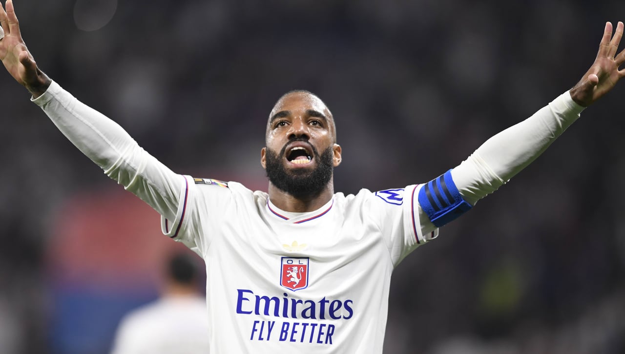 Lacazette llegará libre