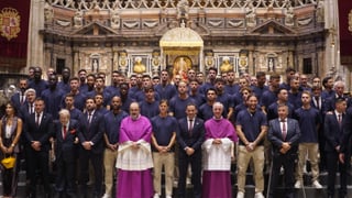 El Sevilla se encomienda a la Virgen de los Reyes con 'regates' de Del Nido, Cordón y Castro   