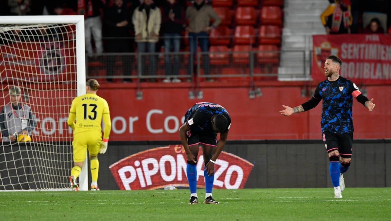 Almería 2-2 Sevilla: Naufragio a medias cuando vislumbraba la orilla