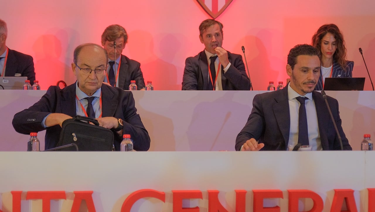 Las peñas implican a LaLiga en su batalla con la directiva del Sevilla