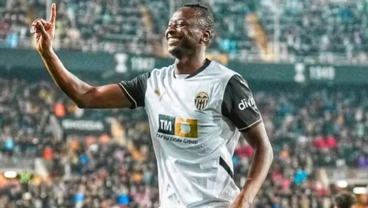 El Betis aprieta por el delantero con nuevas opciones sobre la mesa 