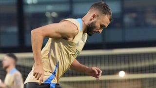 Frenazo a la salida de Pezzella del Betis 