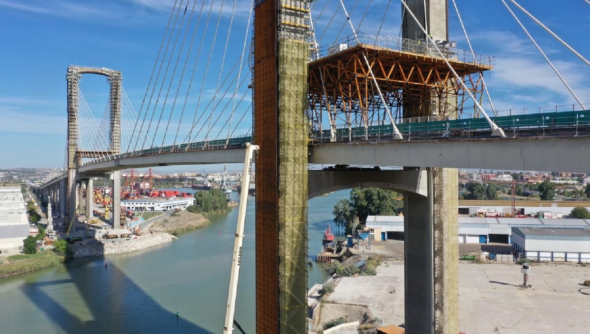 Sanz señala al Gobierno por otro retraso del puente