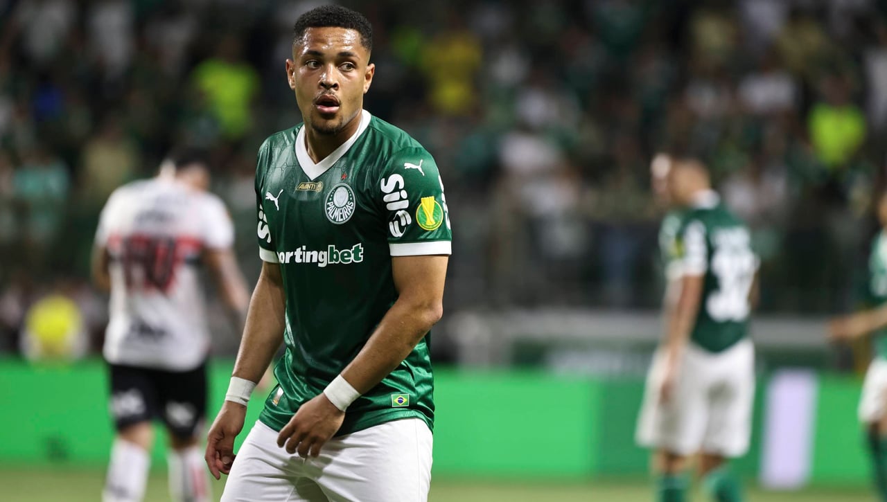 Vitor Roque 'demuestra' sus razones al Betis con polémica