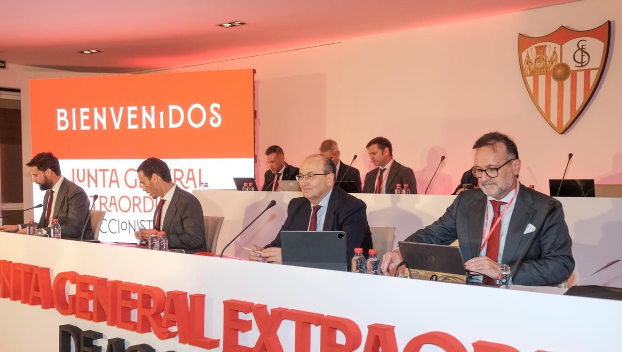 Junta de accionistas del Sevilla, en directo: Castro vuelve a 'derrotar' a Del Nido
