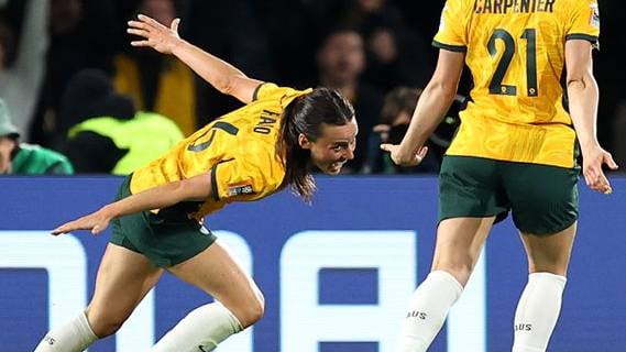 Australia tumba a Dinamarca y amenaza con llevarse el Mundial