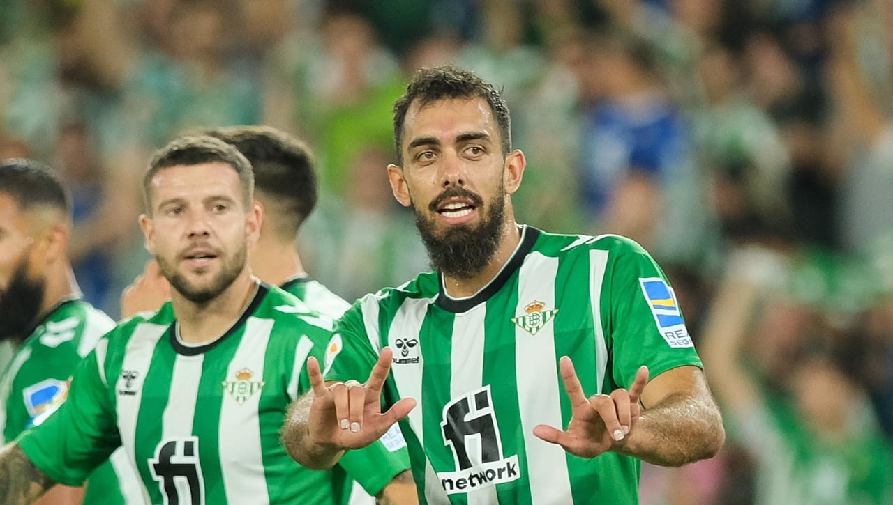 Borja Iglesias muestra la ambición de este Betis y muere por la afición: "Son únicos"