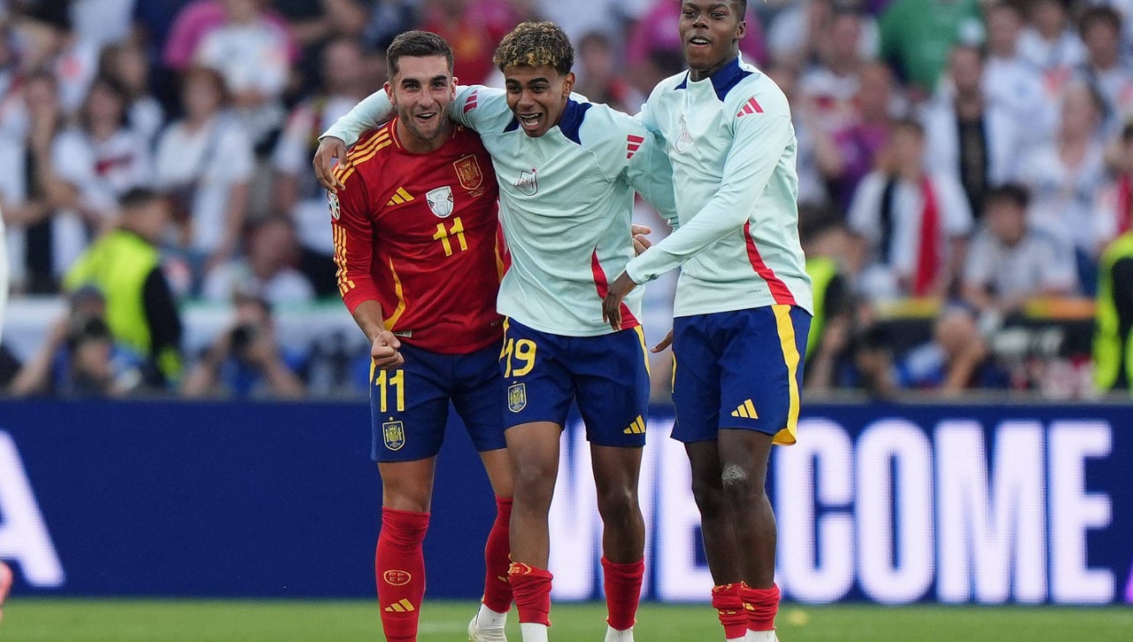 Ferrán Torres da la bienvenida a Nico Williams