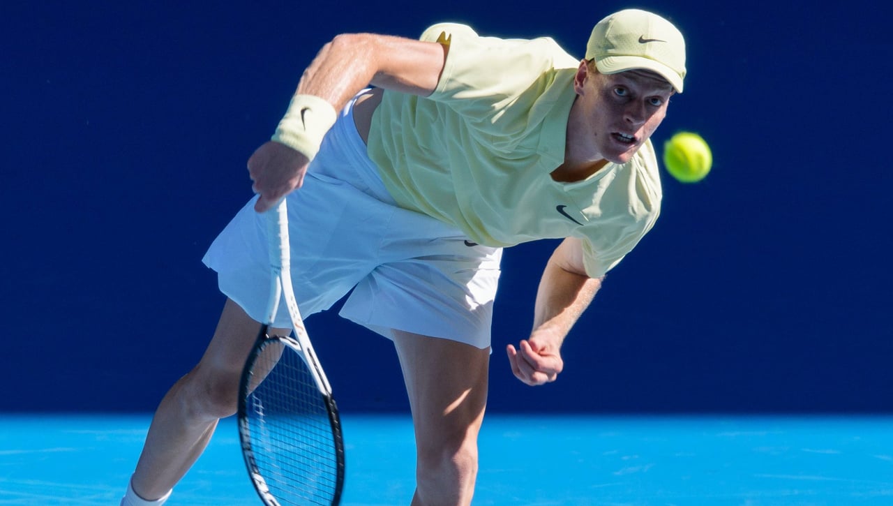 Jannik Sinner sigue pagando por el dopaje