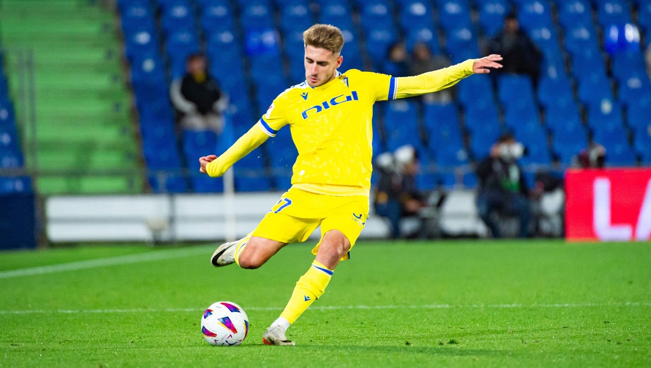 La 'exigencia' de Robert Navarro para ser el primer 'fichaje' de la Real Sociedad en la 24/25