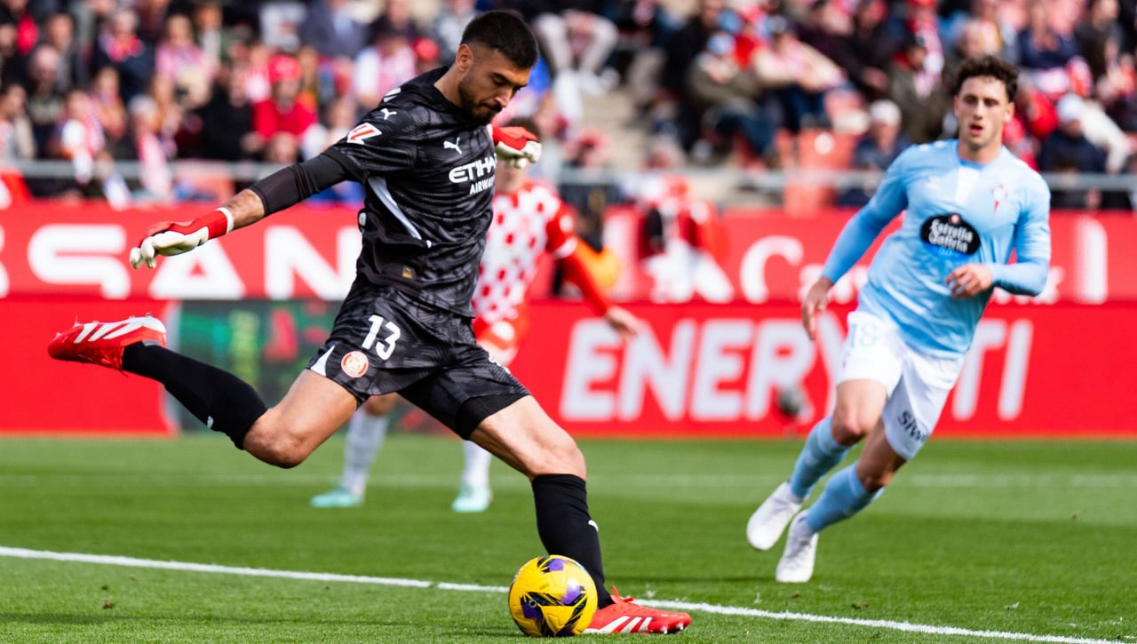 La respuesta empieza atrás