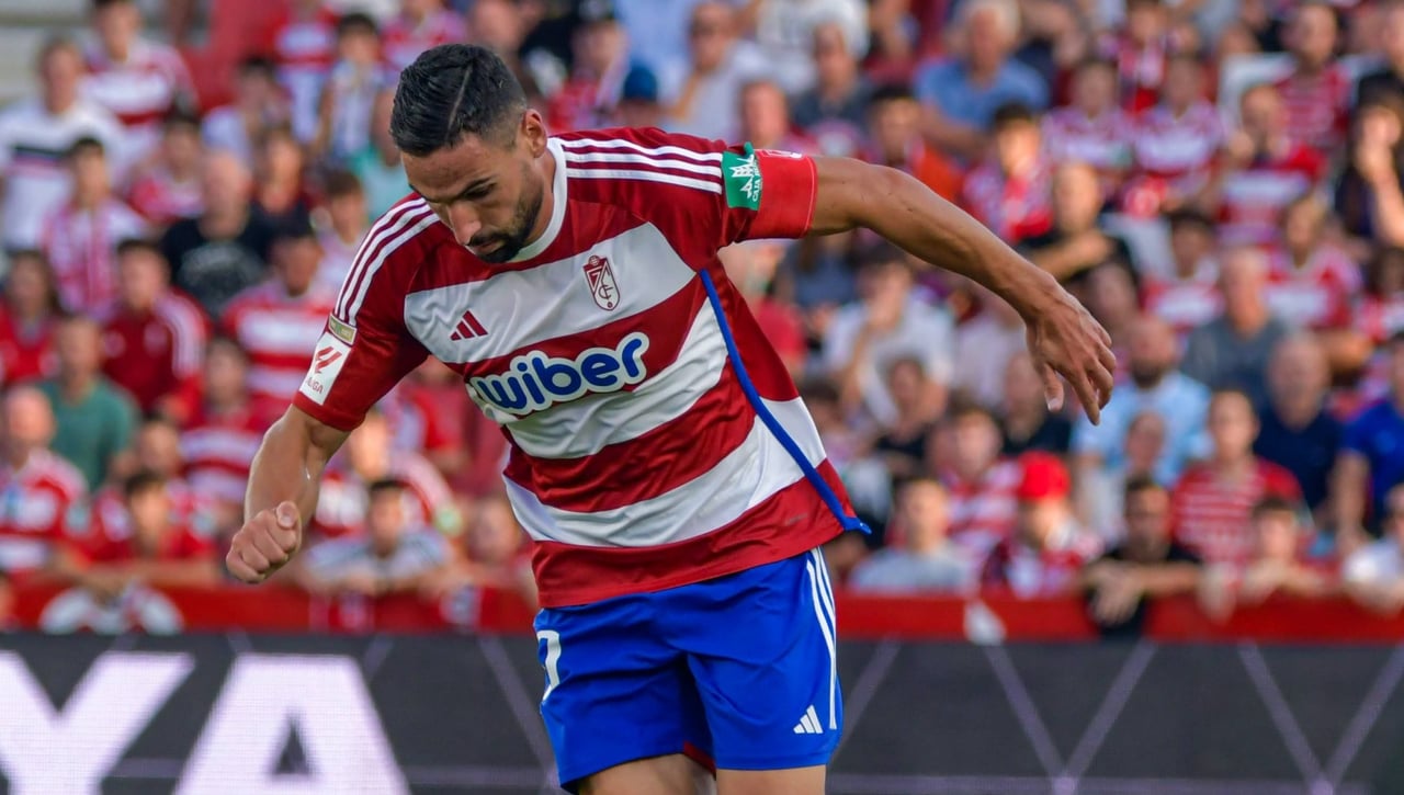 Presenta una oferta oficial a Antonio Puertas