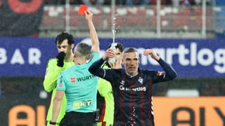 Petit ya sufre en sus carnes el VAR: lo que refleja el acta en su primera expulsión 