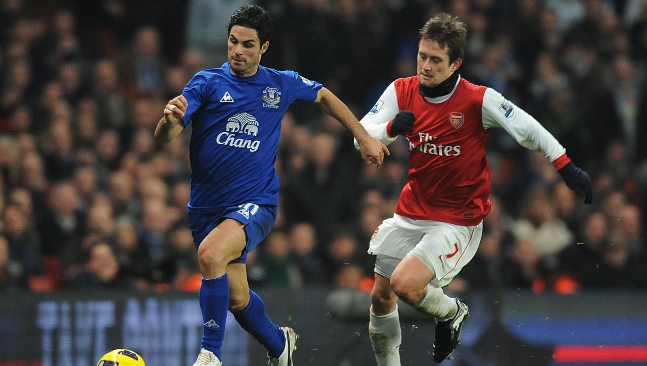 Un ex del Arsenal ingresado en la UCI