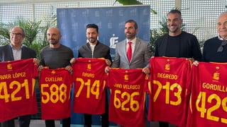 El Sevilla FC y el Real Betis, unidos en el homenaje de Leyendas España