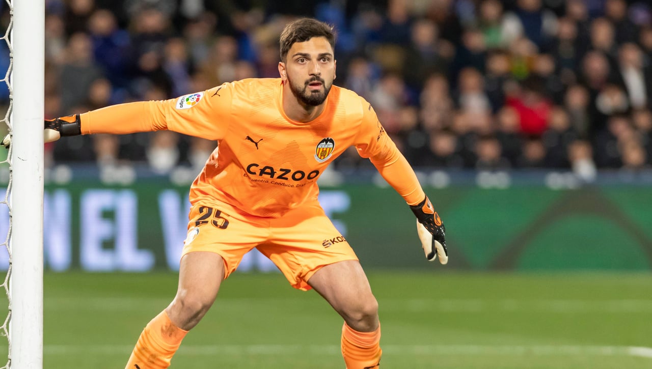 En la Premier League suben la apuesta por Mamardashvili