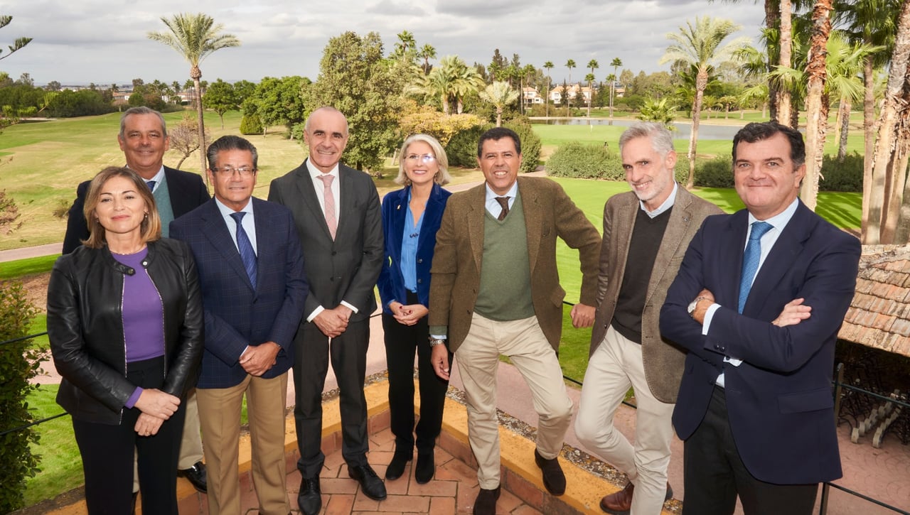 Visita institucional del alcalde de Sevilla, Antonio Muñoz, al Real Club Sevilla Golf