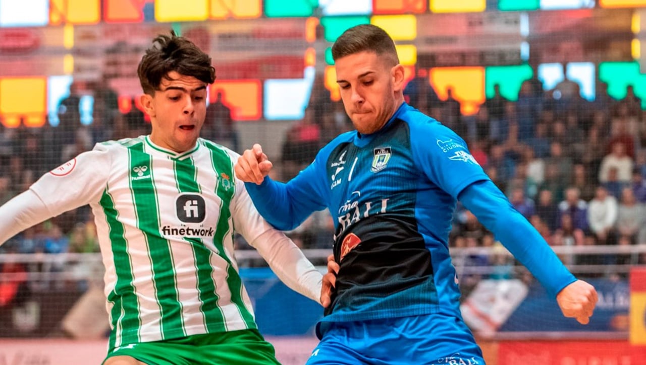 Valdepeñas 5-6 Betis: Coge aire agarrado a la épica