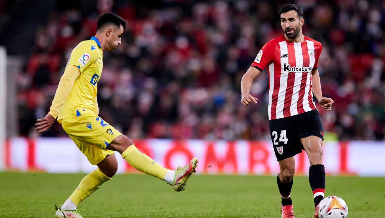 El Athletic despide con honores a Balenziaga tras anunciar su adiós al fútbol