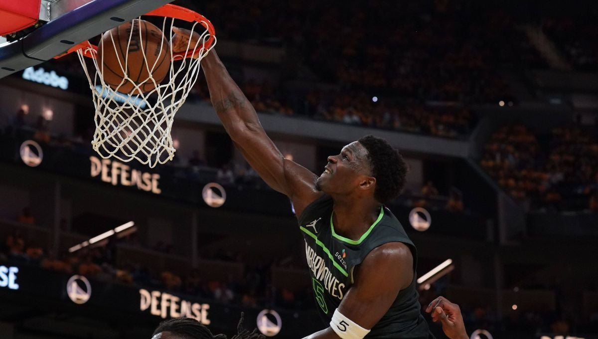 Stephen Curry se hace notar