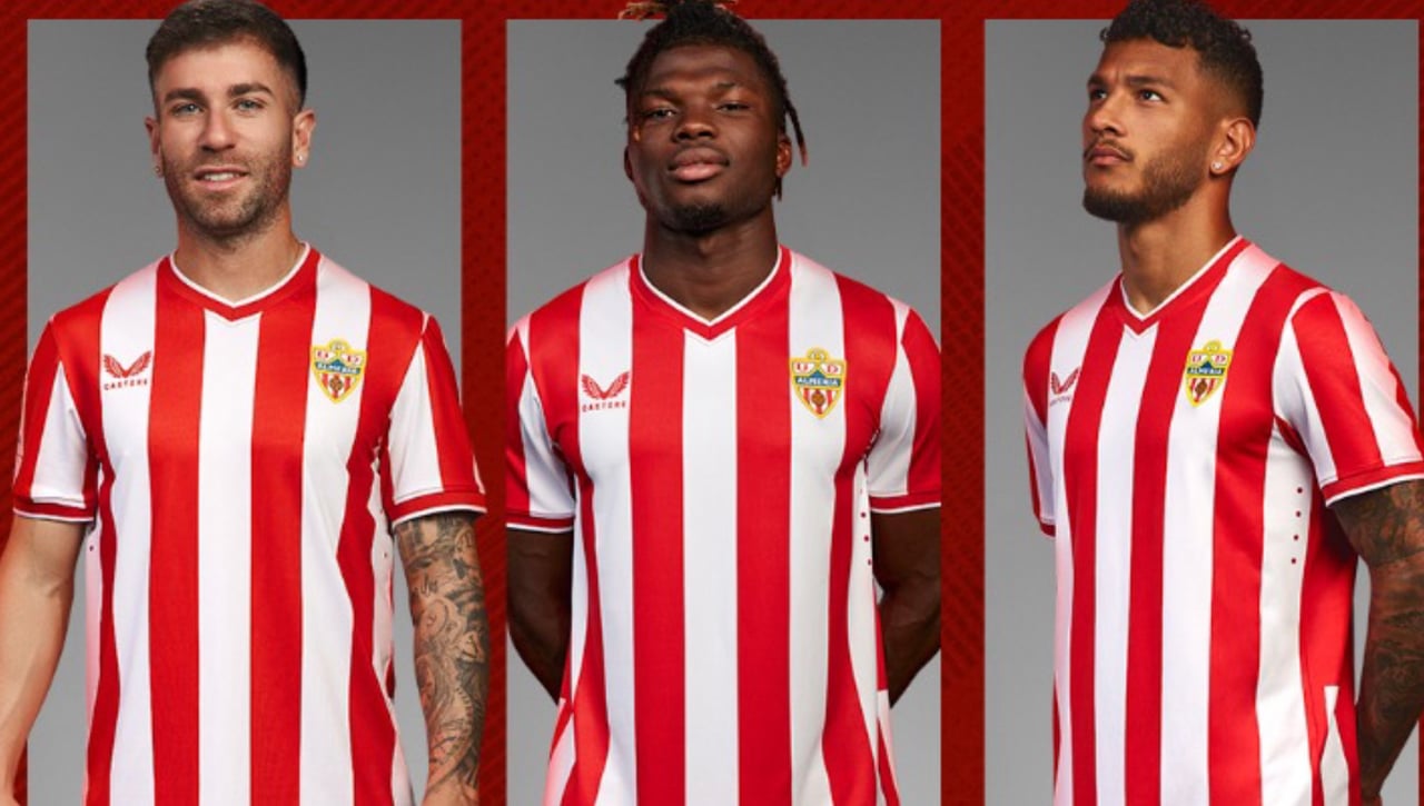 El Almería ya conoce su nueva camiseta