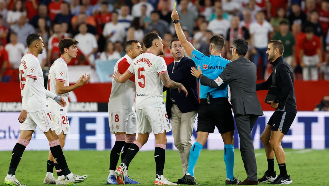 Las dos acciones polémicas que pudieron cambiar el signo del Sevilla - Rayo 