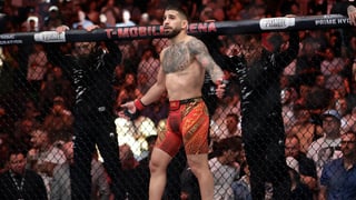 Ilia Topuria suelta la bomba y deja caer que la UFC tiene un plan si la pelea de enero no sale como quiere