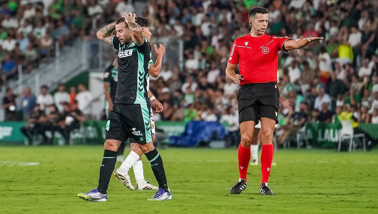 Elche 1-1 Betis: Perdonó y lo pagó caro