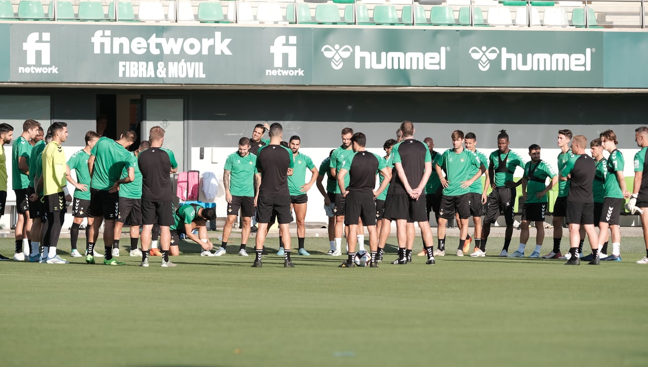 Al Betis se le acumula el 'trabajo' para el parón por el Mundial de Qatar: más posibles rivales