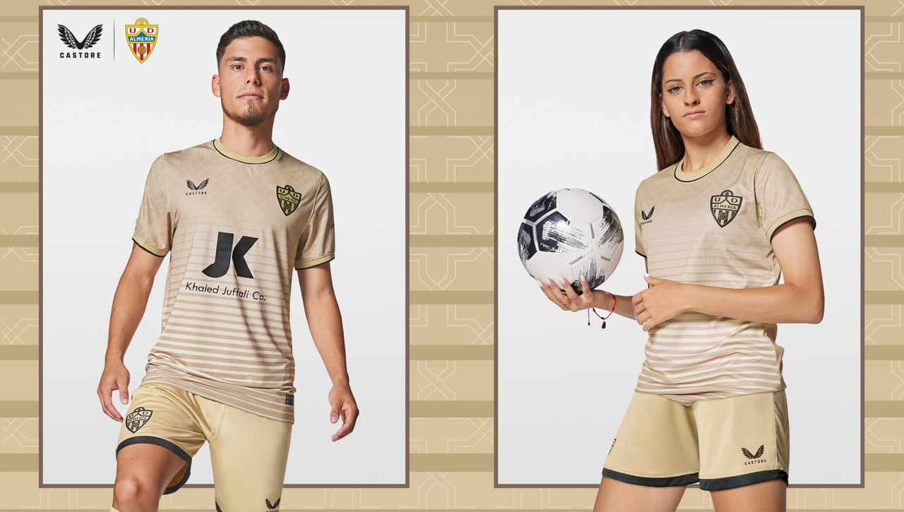 El Almería presenta su segunda piel... con Sadiq como modelo