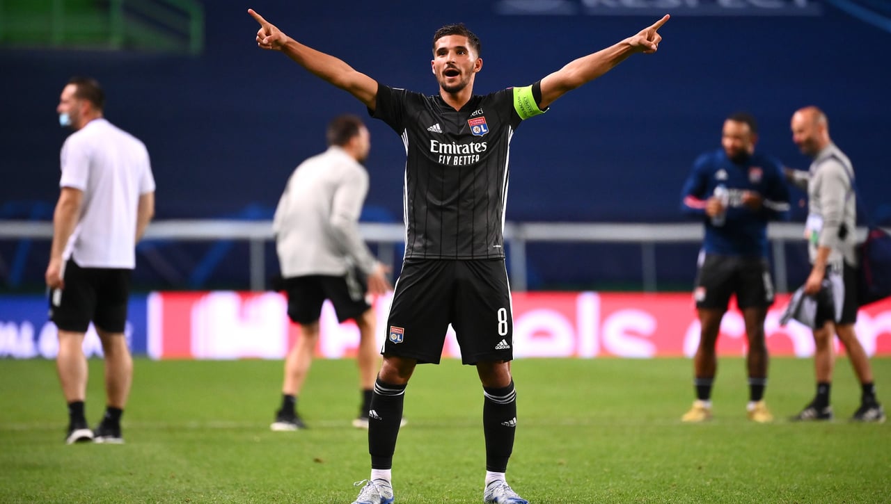 El Betis acelera por Houssem Aouar ante la aparición del AS Monaco